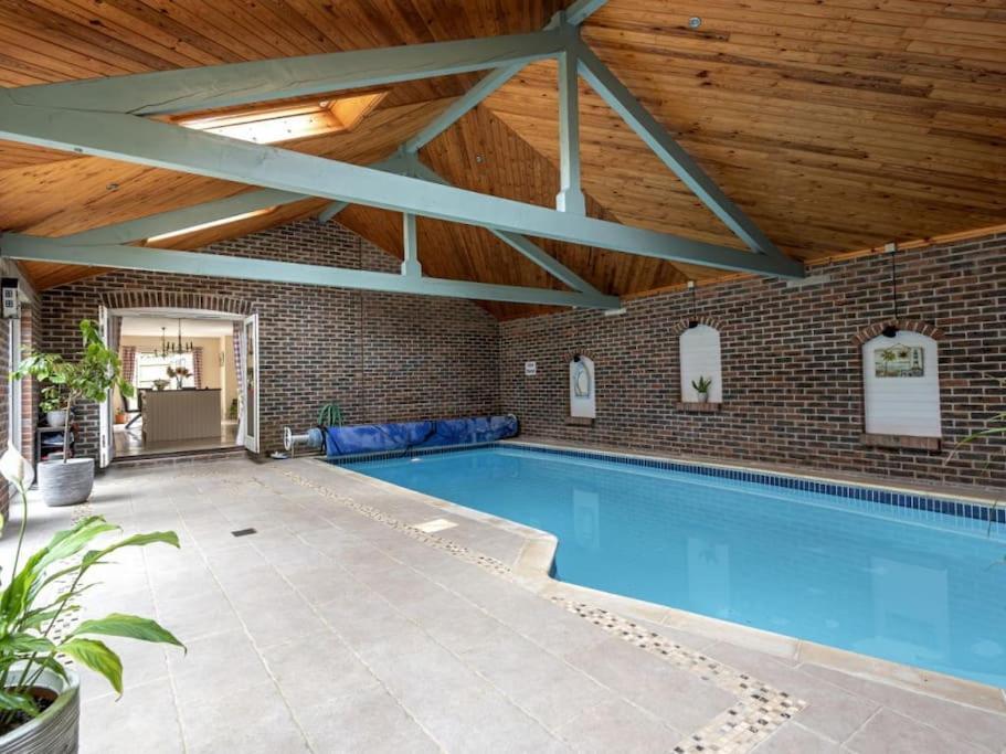 Large Coastal Cottage, Private Indoor Pool, Hut Tub, Sauna And Steam Pod Weymouth Eksteriør bilde